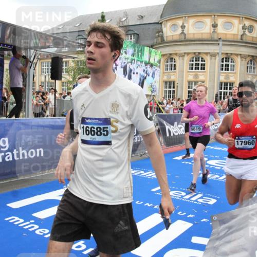 29.06.2025 - hella hamburg halbmarathon Michael Strokosch http://msf.ph/oto/8490511 29.06.2025 10:45:15 Ziel 2270, 6054, 6375, 6575, 6819, 7087, 9302, 10313, 12783, 15636, 15651, 15741, 15760, 16513, 16685, 16689, 17120, 17960, 18346, 18718 meine-sportfotos.de