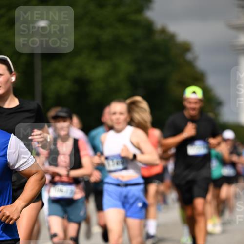 29.06.2025 - hella hamburg halbmarathon Dr. Thomas Lammeyer http://msf.ph/oto/8490577 29.06.2025 10:21:52 Kennedybrücke 1015, 1156, 1204, 1274, 1458, 1554, 1622, 1749, 1795, 2094, 2147, 2259, 2548, 2931, 3138, 3292, 4218, 4852, 5002, 5004, 5294, 6254, 6336, 7011, 7094, 7258, 7641, 8144, 8351, 8433, 8607, 9400, 9798, 9848, 10509, 10677, 11275, 11372 meine-sportfotos.de