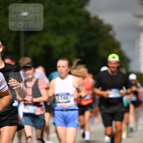 29.06.2025 - hella hamburg halbmarathon Dr. Thomas Lammeyer http://msf.ph/oto/8490591 29.06.2025 10:21:52 Kennedybrücke 1015, 1156, 1204, 1274, 1458, 1554, 1622, 1749, 1795, 2094, 2147, 2259, 2548, 2931, 3138, 3292, 4218, 4852, 5002, 5004, 5294, 6254, 6336, 7011, 7094, 7258, 7641, 8144, 8351, 8433, 8607, 9400, 9798, 9848, 10509, 10677, 11275, 11372 meine-sportfotos.de