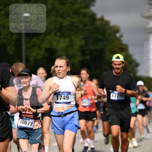 29.06.2025 - hella hamburg halbmarathon Dr. Thomas Lammeyer http://msf.ph/oto/8490599 29.06.2025 10:21:52 Kennedybrücke 1015, 1156, 1204, 1274, 1458, 1554, 1622, 1749, 1795, 2094, 2147, 2259, 2548, 2931, 3138, 3292, 4218, 4852, 5002, 5004, 5294, 6254, 6336, 7011, 7094, 7258, 7641, 8144, 8351, 8433, 8607, 9400, 9798, 9848, 10509, 10677, 11275, 11372 meine-sportfotos.de