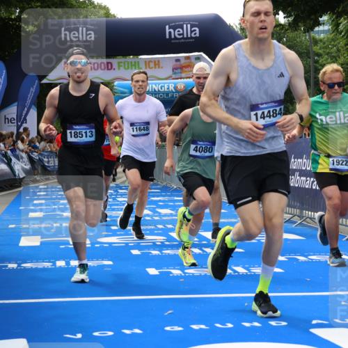 29.06.2025 - hella hamburg halbmarathon Strokosch-Dieckow http://msf.ph/oto/8490669 29.06.2025 10:43:32 Ziel 3116, 3928, 4080, 4318, 5124, 5436, 5506, 7635, 8664, 9114, 9931, 10246, 11648, 12623, 13421, 13996, 14484, 14690, 15328, 15932, 16338, 17912, 18449, 18513, 18775, 18810, 18942, 19229 meine-sportfotos.de