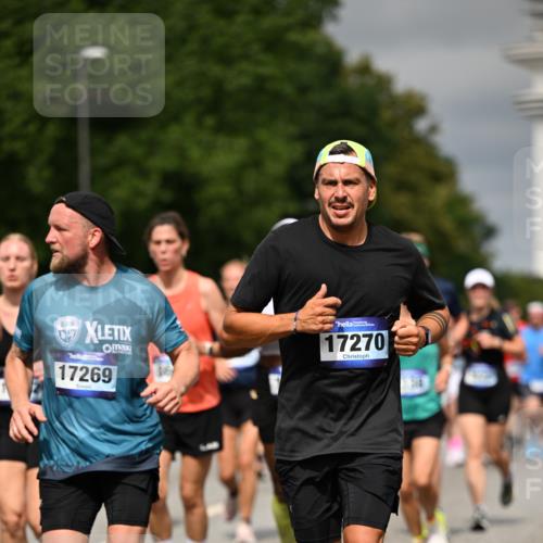 29.06.2025 - hella hamburg halbmarathon Dr. Thomas Lammeyer http://msf.ph/oto/8490686 29.06.2025 10:21:54 Kennedybrücke 1015, 1156, 1204, 1274, 1458, 1554, 1622, 1641, 1749, 2094, 2147, 2259, 2548, 2931, 3138, 3292, 3977, 4218, 4804, 5002, 5004, 5023, 5294, 6254, 6336, 7011, 7094, 7258, 7641, 8144, 8351, 8607, 9798, 10509, 10677, 11275, 11372 meine-sportfotos.de