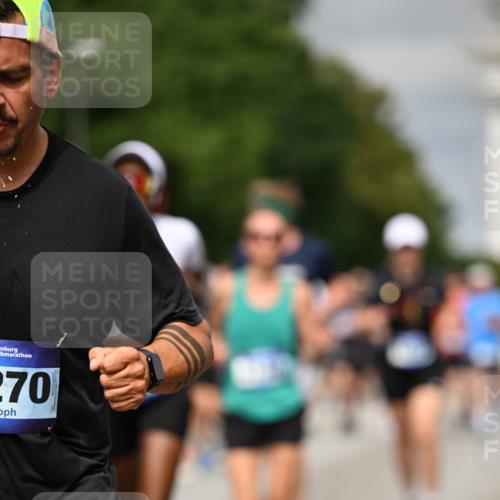 29.06.2025 - hella hamburg halbmarathon Dr. Thomas Lammeyer http://msf.ph/oto/8490827 29.06.2025 10:21:55 Kennedybrücke 1015, 1156, 1204, 1274, 1458, 1554, 1622, 1641, 1749, 2094, 2147, 2259, 2548, 2931, 3138, 3292, 3977, 4218, 4804, 5002, 5004, 5023, 5294, 6254, 6336, 7011, 7094, 7258, 7641, 8144, 8351, 8607, 9798, 10509, 10677, 11275, 11372 meine-sportfotos.de