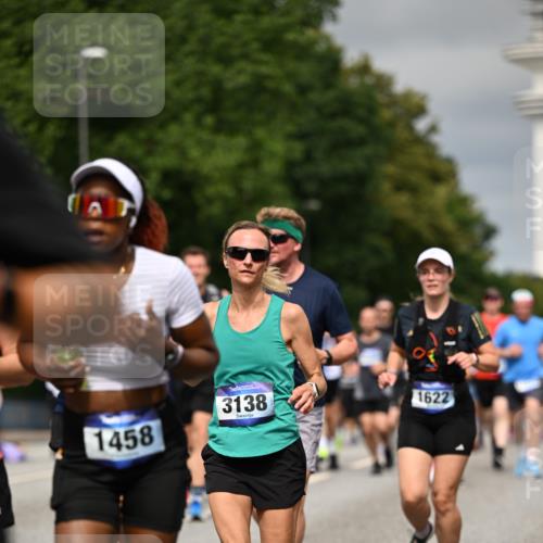 29.06.2025 - hella hamburg halbmarathon Dr. Thomas Lammeyer http://msf.ph/oto/8490846 29.06.2025 10:21:56 Kennedybrücke 1015, 1156, 1204, 1274, 1458, 1554, 1622, 1641, 1749, 1982, 2094, 2147, 2259, 2548, 2931, 3138, 3292, 3977, 4218, 4804, 5002, 5004, 5023, 5294, 6254, 6336, 7094, 7258, 7641, 8144, 8351, 8607, 9798, 10332, 10509, 10677, 11275, 11372 meine-sportfotos.de
