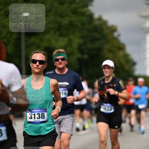 29.06.2025 - hella hamburg halbmarathon Dr. Thomas Lammeyer http://msf.ph/oto/8490888 29.06.2025 10:21:56 Kennedybrücke 1015, 1156, 1204, 1274, 1458, 1554, 1622, 1641, 1749, 1982, 2094, 2147, 2259, 2548, 2931, 3138, 3292, 3977, 4218, 4804, 5002, 5004, 5023, 5294, 6254, 6336, 7094, 7258, 7641, 8144, 8351, 8607, 9798, 10332, 10509, 10677, 11275, 11372 meine-sportfotos.de