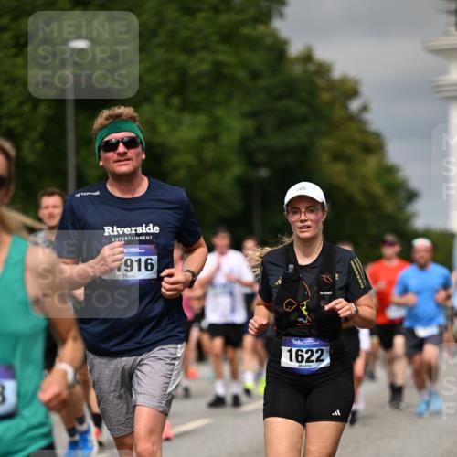 29.06.2025 - hella hamburg halbmarathon Dr. Thomas Lammeyer http://msf.ph/oto/8490924 29.06.2025 10:21:57 Kennedybrücke 1015, 1204, 1274, 1458, 1554, 1622, 1641, 1749, 1982, 2094, 2147, 2259, 2548, 2931, 3138, 3292, 3977, 4218, 4804, 5002, 5004, 5023, 5294, 6254, 6336, 7094, 7258, 7641, 8144, 8351, 8607, 9539, 9798, 10332, 10509, 10677, 10831, 11275, 11372 meine-sportfotos.de