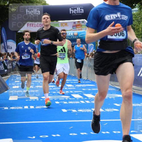 29.06.2025 - hella hamburg halbmarathon Strokosch-Dieckow http://msf.ph/oto/8490974 29.06.2025 10:43:27 Ziel 2653, 3928, 4080, 5124, 5436, 5506, 7635, 8664, 9931, 10237, 10246, 11648, 12623, 13348, 14484, 15921, 16338, 16720, 17391, 18274, 18513, 18775, 18810, 18942, 18987, 19009, 19051, 19229 meine-sportfotos.de