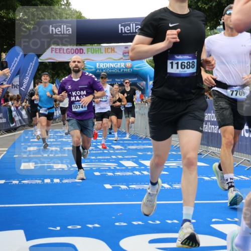 29.06.2025 - hella hamburg halbmarathon Strokosch-Dieckow http://msf.ph/oto/8490997 29.06.2025 10:45:03 Ziel 1171, 1424, 1520, 2270, 3917, 4997, 6266, 6575, 6819, 7087, 7709, 7843, 9302, 9710, 10313, 10741, 11688, 13919, 15334, 15365, 16058, 16685, 16689, 17120, 17381, 17544, 17960, 18055, 18346, 18718 meine-sportfotos.de