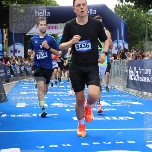 29.06.2025 - hella hamburg halbmarathon Strokosch-Dieckow http://msf.ph/oto/8491059 29.06.2025 10:43:28 Ziel 2653, 3928, 4080, 5124, 5436, 5506, 7635, 8664, 9931, 10237, 10246, 11648, 12623, 13348, 13996, 14484, 16338, 16720, 17391, 18513, 18775, 18810, 18942, 18987, 19009, 19051, 19229 meine-sportfotos.de