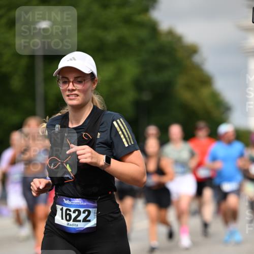 29.06.2025 - hella hamburg halbmarathon Dr. Thomas Lammeyer http://msf.ph/oto/8491070 29.06.2025 10:21:58 Kennedybrücke 1015, 1067, 1204, 1274, 1298, 1458, 1554, 1622, 1641, 1749, 1982, 2094, 2147, 2259, 2548, 2931, 3138, 3292, 3977, 4218, 4804, 5002, 5004, 5023, 5294, 6254, 6336, 7094, 7258, 7641, 8144, 8351, 8607, 9539, 9798, 10332, 10509, 10677, 10831, 11275, 11372 meine-sportfotos.de
