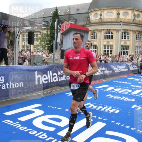 29.06.2025 - hella hamburg halbmarathon Michael Strokosch http://msf.ph/oto/8491119 29.06.2025 10:45:45 Ziel 4854, 5047, 6071, 6711, 11291, 11495, 13975, 14374, 14764, 16617, 17332, 17674, 17835, 18862 meine-sportfotos.de