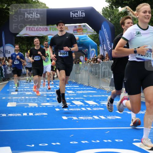 29.06.2025 - hella hamburg halbmarathon Strokosch-Dieckow http://msf.ph/oto/8491173 29.06.2025 10:43:25 Ziel 2653, 3109, 3124, 3146, 3928, 4080, 5124, 5436, 5506, 7635, 8664, 9931, 10237, 10246, 11648, 12623, 13348, 14484, 15921, 16338, 16720, 17391, 18274, 18513, 18775, 18810, 18942, 18987, 19009, 19051, 19229 meine-sportfotos.de
