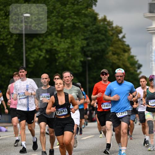 29.06.2025 - hella hamburg halbmarathon Dr. Thomas Lammeyer http://msf.ph/oto/8491231 29.06.2025 10:22:00 Kennedybrücke 1015, 1067, 1204, 1274, 1298, 1458, 1554, 1622, 1641, 1749, 1982, 2094, 2147, 2305, 2548, 2931, 3138, 3292, 3977, 4194, 4218, 4804, 5002, 5004, 5023, 5294, 7094, 7258, 7641, 8144, 8248, 8607, 9539, 9734, 9798, 10332, 10509, 10677, 10831, 11275, 11372 meine-sportfotos.de