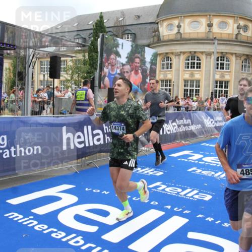 29.06.2025 - hella hamburg halbmarathon Michael Strokosch http://msf.ph/oto/8491293 29.06.2025 10:45:51 Ziel 3477, 4345, 4854, 5047, 6290, 7385, 13975, 14374, 16617, 16624, 17332, 17835 meine-sportfotos.de