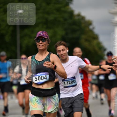29.06.2025 - hella hamburg halbmarathon Dr. Thomas Lammeyer http://msf.ph/oto/8491721 29.06.2025 10:22:04 Kennedybrücke 1015, 1067, 1274, 1298, 1458, 1554, 1622, 1641, 1749, 1982, 2094, 2147, 2305, 2548, 2931, 3138, 3292, 3977, 4194, 4738, 4804, 5002, 5004, 5023, 5294, 7094, 7641, 8144, 8248, 8607, 9539, 9586, 9717, 9734, 9798, 10332, 10509, 10677, 10831, 11275, 11372 meine-sportfotos.de