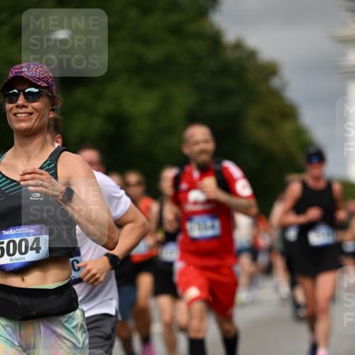 29.06.2025 - hella hamburg halbmarathon Dr. Thomas Lammeyer http://msf.ph/oto/8491753 29.06.2025 10:22:05 Kennedybrücke 1015, 1067, 1274, 1298, 1458, 1477, 1554, 1622, 1641, 1749, 1982, 2094, 2147, 2305, 2548, 2931, 3138, 3292, 3977, 4194, 4738, 4804, 5002, 5004, 5023, 5294, 7094, 7641, 7649, 8144, 8248, 8607, 9539, 9586, 9717, 9734, 9798, 10332, 10509, 10677, 10831, 11275, 11372 meine-sportfotos.de