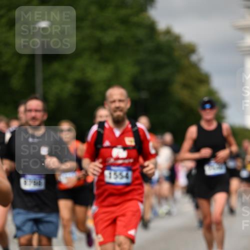 29.06.2025 - hella hamburg halbmarathon Dr. Thomas Lammeyer http://msf.ph/oto/8491809 29.06.2025 10:22:05 Kennedybrücke 1015, 1067, 1274, 1298, 1458, 1477, 1554, 1622, 1641, 1749, 1982, 2094, 2147, 2305, 2548, 2931, 3138, 3292, 3977, 4194, 4738, 4804, 5002, 5004, 5023, 5294, 7094, 7641, 7649, 8144, 8248, 8607, 9539, 9586, 9717, 9734, 9798, 10332, 10509, 10677, 10831, 11275, 11372 meine-sportfotos.de