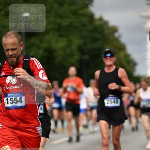 29.06.2025 - hella hamburg halbmarathon Dr. Thomas Lammeyer http://msf.ph/oto/8491921 29.06.2025 10:22:06 Kennedybrücke 1015, 1067, 1274, 1298, 1458, 1477, 1554, 1622, 1641, 1982, 2087, 2094, 2147, 2305, 2548, 2931, 3138, 3482, 3977, 4194, 4738, 4804, 5002, 5004, 5023, 5290, 5294, 7094, 7641, 7649, 7882, 8144, 8248, 8607, 9539, 9586, 9717, 9734, 9798, 9834, 10332, 10509, 10677, 10831, 11275, 11372 meine-sportfotos.de