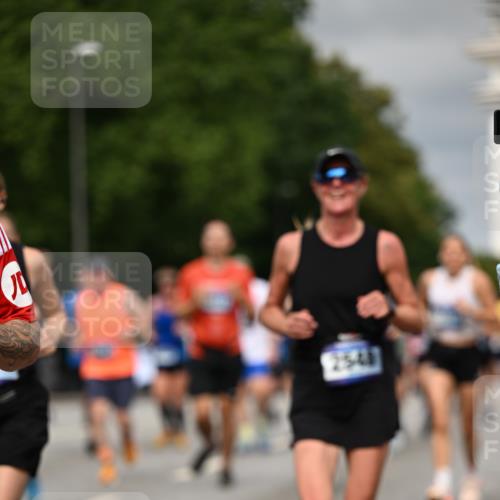 29.06.2025 - hella hamburg halbmarathon Dr. Thomas Lammeyer http://msf.ph/oto/8491968 29.06.2025 10:22:07 Kennedybrücke 1067, 1298, 1458, 1477, 1554, 1622, 1641, 1982, 2087, 2094, 2147, 2305, 2548, 2931, 3138, 3482, 3977, 4194, 4738, 4804, 5002, 5004, 5023, 5290, 5294, 6332, 7094, 7160, 7641, 7649, 7882, 8144, 8248, 8607, 9539, 9586, 9717, 9734, 9798, 9834, 10332, 10509, 10831, 11275, 11352, 11372 meine-sportfotos.de