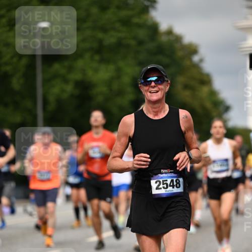29.06.2025 - hella hamburg halbmarathon Dr. Thomas Lammeyer http://msf.ph/oto/8491976 29.06.2025 10:22:07 Kennedybrücke 1067, 1298, 1458, 1477, 1554, 1622, 1641, 1982, 2087, 2094, 2147, 2305, 2548, 2931, 3138, 3482, 3977, 4194, 4738, 4804, 5002, 5004, 5023, 5290, 5294, 6332, 7094, 7160, 7641, 7649, 7882, 8144, 8248, 8607, 9539, 9586, 9717, 9734, 9798, 9834, 10332, 10509, 10831, 11275, 11352, 11372 meine-sportfotos.de