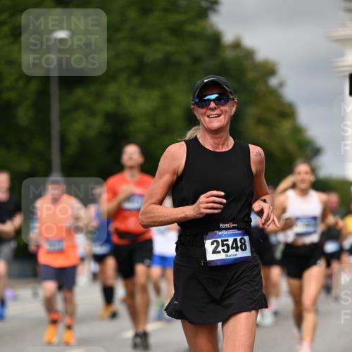 29.06.2025 - hella hamburg halbmarathon Dr. Thomas Lammeyer http://msf.ph/oto/8491990 29.06.2025 10:22:07 Kennedybrücke 1067, 1298, 1458, 1477, 1554, 1622, 1641, 1982, 2087, 2094, 2147, 2305, 2548, 2931, 3138, 3482, 3977, 4194, 4738, 4804, 5002, 5004, 5023, 5290, 5294, 6332, 7094, 7160, 7641, 7649, 7882, 8144, 8248, 8607, 9539, 9586, 9717, 9734, 9798, 9834, 10332, 10509, 10831, 11275, 11352, 11372 meine-sportfotos.de