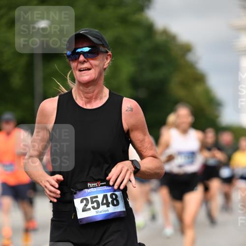 29.06.2025 - hella hamburg halbmarathon Dr. Thomas Lammeyer http://msf.ph/oto/8492046 29.06.2025 10:22:08 Kennedybrücke 1067, 1268, 1298, 1458, 1477, 1554, 1622, 1641, 1982, 2087, 2094, 2147, 2305, 2548, 2931, 3138, 3482, 3977, 4194, 4738, 4804, 5002, 5004, 5023, 5290, 5294, 6332, 7094, 7160, 7641, 7649, 7882, 7883, 8144, 8248, 9539, 9586, 9717, 9734, 9798, 9834, 10332, 10509, 10831, 11275, 11352, 11372 meine-sportfotos.de