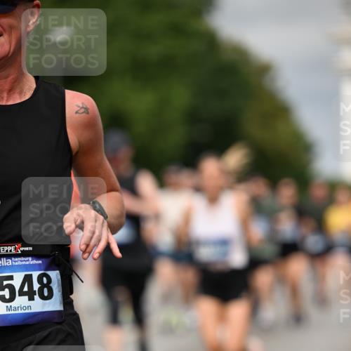 29.06.2025 - hella hamburg halbmarathon Dr. Thomas Lammeyer http://msf.ph/oto/8492076 29.06.2025 10:22:09 Kennedybrücke 1067, 1268, 1298, 1477, 1554, 1622, 1641, 1982, 2087, 2094, 2147, 2305, 2548, 2931, 3138, 3482, 3977, 4194, 4738, 4804, 5002, 5004, 5023, 5290, 5294, 6332, 7094, 7160, 7641, 7649, 7882, 7883, 8144, 8248, 9539, 9586, 9717, 9734, 9798, 9834, 10332, 10509, 10831, 10946, 11275, 11352, 11372 meine-sportfotos.de