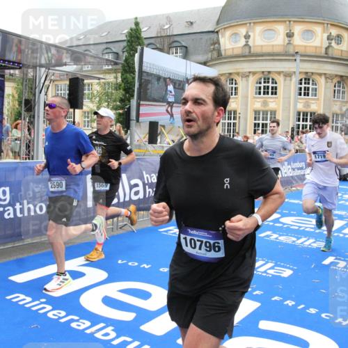 29.06.2025 - hella hamburg halbmarathon Michael Strokosch http://msf.ph/oto/8492156 29.06.2025 10:46:20 Ziel 1569, 1600, 2048, 2590, 3056, 4949, 6388, 6691, 8142, 9497, 10796, 11094, 14200, 14262, 17190, 18118, 18797 meine-sportfotos.de