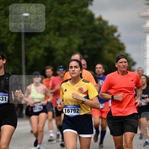 29.06.2025 - hella hamburg halbmarathon Dr. Thomas Lammeyer http://msf.ph/oto/8492347 29.06.2025 10:22:14 Kennedybrücke 1067, 1268, 1298, 1477, 1554, 1641, 1982, 2087, 2147, 2305, 2548, 2634, 3482, 3977, 4194, 4738, 4804, 5002, 5004, 5023, 5290, 5294, 6332, 7094, 7160, 7413, 7641, 7649, 7838, 7882, 7883, 8144, 8248, 9539, 9586, 9717, 9734, 9798, 9834, 9844, 10174, 10332, 10831, 10908, 10946, 11275, 11352 meine-sportfotos.de