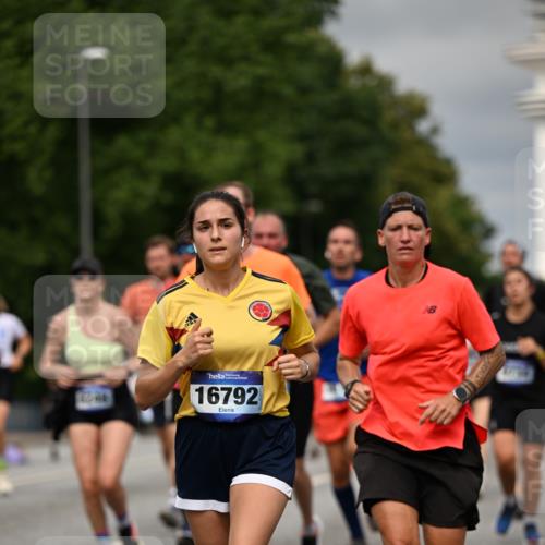 29.06.2025 - hella hamburg halbmarathon Dr. Thomas Lammeyer http://msf.ph/oto/8492392 29.06.2025 10:22:14 Kennedybrücke 1067, 1268, 1298, 1477, 1554, 1641, 1982, 2087, 2147, 2305, 2548, 2634, 3482, 3977, 4194, 4738, 4804, 5002, 5004, 5023, 5290, 5294, 6332, 7094, 7160, 7413, 7641, 7649, 7838, 7882, 7883, 8144, 8248, 9539, 9586, 9717, 9734, 9798, 9834, 9844, 10174, 10332, 10831, 10908, 10946, 11275, 11352 meine-sportfotos.de