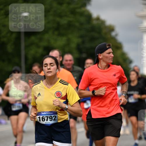 29.06.2025 - hella hamburg halbmarathon Dr. Thomas Lammeyer http://msf.ph/oto/8492417 29.06.2025 10:22:14 Kennedybrücke 1067, 1268, 1298, 1477, 1554, 1641, 1982, 2087, 2147, 2305, 2548, 2634, 3482, 3977, 4194, 4738, 4804, 5002, 5004, 5023, 5290, 5294, 6332, 7094, 7160, 7413, 7641, 7649, 7838, 7882, 7883, 8144, 8248, 9539, 9586, 9717, 9734, 9798, 9834, 9844, 10174, 10332, 10831, 10908, 10946, 11275, 11352 meine-sportfotos.de