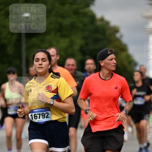 29.06.2025 - hella hamburg halbmarathon Dr. Thomas Lammeyer http://msf.ph/oto/8492432 29.06.2025 10:22:15 Kennedybrücke 1067, 1268, 1298, 1477, 1554, 1641, 1982, 2087, 2147, 2305, 2548, 2634, 3482, 3977, 4194, 4738, 4804, 5002, 5004, 5023, 5290, 5294, 6332, 7094, 7160, 7413, 7641, 7649, 7838, 7882, 7883, 8144, 8248, 9539, 9586, 9717, 9734, 9798, 9834, 9844, 10174, 10332, 10831, 10908, 10946, 11275, 11352 meine-sportfotos.de