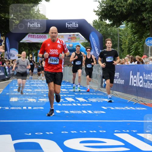 29.06.2025 - hella hamburg halbmarathon Strokosch-Dieckow http://msf.ph/oto/8492554 29.06.2025 10:44:56 Ziel 1171, 1424, 1520, 2098, 2890, 3098, 4425, 6266, 7056, 7167, 7709, 7843, 9030, 9720, 10741, 11688, 12161, 15334, 16058, 17381, 17382, 17406, 17544, 18055, 18631, 19210 meine-sportfotos.de
