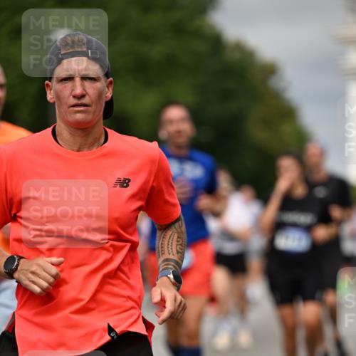 29.06.2025 - hella hamburg halbmarathon Dr. Thomas Lammeyer http://msf.ph/oto/8492559 29.06.2025 10:22:16 Kennedybrücke 1067, 1268, 1298, 1477, 1554, 1641, 1820, 1982, 2087, 2147, 2305, 2548, 2634, 3125, 3482, 3977, 4194, 4738, 4804, 5002, 5023, 5290, 5294, 5909, 6332, 7094, 7160, 7413, 7641, 7649, 7838, 7882, 7883, 8144, 8248, 9539, 9586, 9717, 9734, 9798, 9834, 9844, 10174, 10332, 10659, 10831, 10908, 10946, 11352 meine-sportfotos.de