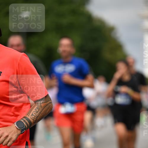 29.06.2025 - hella hamburg halbmarathon Dr. Thomas Lammeyer http://msf.ph/oto/8492562 29.06.2025 10:22:16 Kennedybrücke 1067, 1268, 1298, 1477, 1554, 1641, 1820, 1982, 2087, 2147, 2305, 2548, 2634, 3125, 3482, 3977, 4194, 4738, 4804, 5002, 5023, 5290, 5294, 5909, 6332, 7094, 7160, 7413, 7641, 7649, 7838, 7882, 7883, 8144, 8248, 9539, 9586, 9717, 9734, 9798, 9834, 9844, 10174, 10332, 10659, 10831, 10908, 10946, 11352 meine-sportfotos.de