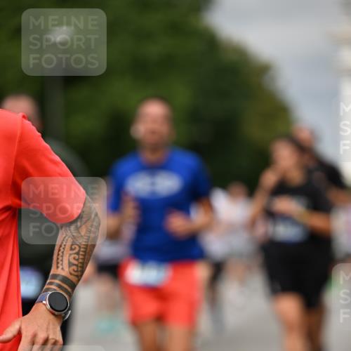 29.06.2025 - hella hamburg halbmarathon Dr. Thomas Lammeyer http://msf.ph/oto/8492566 29.06.2025 10:22:16 Kennedybrücke 1067, 1268, 1298, 1477, 1554, 1641, 1820, 1982, 2087, 2147, 2305, 2548, 2634, 3125, 3482, 3977, 4194, 4738, 4804, 5002, 5023, 5290, 5294, 5909, 6332, 7094, 7160, 7413, 7641, 7649, 7838, 7882, 7883, 8144, 8248, 9539, 9586, 9717, 9734, 9798, 9834, 9844, 10174, 10332, 10659, 10831, 10908, 10946, 11352 meine-sportfotos.de