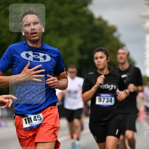 29.06.2025 - hella hamburg halbmarathon Dr. Thomas Lammeyer http://msf.ph/oto/8492602 29.06.2025 10:22:17 Kennedybrücke 1067, 1268, 1298, 1477, 1554, 1641, 1820, 1982, 2087, 2147, 2305, 2548, 2634, 3125, 3482, 3977, 4194, 4738, 4804, 5023, 5290, 5294, 5909, 6332, 7094, 7160, 7413, 7641, 7649, 7838, 7882, 7883, 8248, 9539, 9586, 9717, 9734, 9798, 9834, 9844, 10174, 10332, 10659, 10831, 10908, 10946, 11352 meine-sportfotos.de