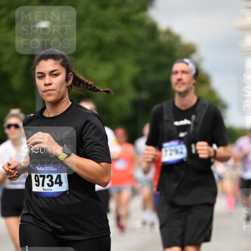 29.06.2025 - hella hamburg halbmarathon Dr. Thomas Lammeyer http://msf.ph/oto/8492637 29.06.2025 10:22:18 Kennedybrücke 1067, 1268, 1298, 1477, 1554, 1641, 1820, 1982, 2087, 2147, 2305, 2548, 2634, 3125, 3482, 3977, 4194, 4738, 4804, 5023, 5290, 5294, 5909, 6332, 7094, 7160, 7413, 7641, 7649, 7838, 7882, 7883, 8248, 9539, 9586, 9717, 9734, 9798, 9834, 9844, 10174, 10332, 10659, 10831, 10908, 10946, 11352 meine-sportfotos.de