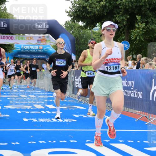 29.06.2025 - hella hamburg halbmarathon Strokosch-Dieckow http://msf.ph/oto/8492883 29.06.2025 10:44:53 Ziel 1171, 1424, 1520, 1941, 2098, 2890, 3004, 3098, 3785, 4425, 4915, 7056, 7167, 7325, 9030, 9720, 12161, 16058, 16834, 17381, 17382, 17406, 17544, 18055, 18631, 19207, 19210 meine-sportfotos.de