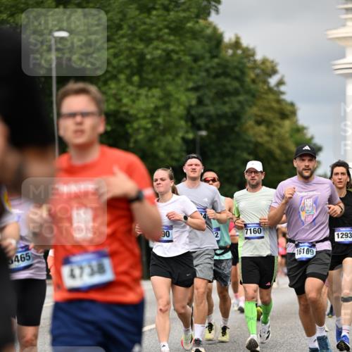 29.06.2025 - hella hamburg halbmarathon Dr. Thomas Lammeyer http://msf.ph/oto/8492899 29.06.2025 10:22:21 Kennedybrücke 1067, 1268, 1298, 1477, 1641, 1820, 1982, 2087, 2305, 2634, 3125, 3482, 3977, 4194, 4738, 4804, 5023, 5290, 5909, 6332, 7160, 7413, 7649, 7838, 7882, 7883, 8248, 9539, 9586, 9717, 9734, 9834, 9844, 10174, 10332, 10659, 10831, 10908, 10946, 11352 meine-sportfotos.de