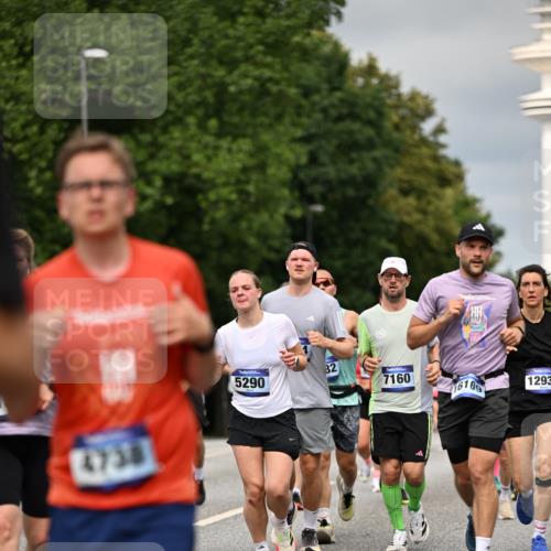 29.06.2025 - hella hamburg halbmarathon Dr. Thomas Lammeyer http://msf.ph/oto/8492902 29.06.2025 10:22:21 Kennedybrücke 1067, 1268, 1298, 1477, 1641, 1820, 1982, 2087, 2305, 2634, 3125, 3482, 3977, 4194, 4738, 4804, 5023, 5290, 5909, 6332, 7160, 7413, 7649, 7838, 7882, 7883, 8248, 9539, 9586, 9717, 9734, 9834, 9844, 10174, 10332, 10659, 10831, 10908, 10946, 11352 meine-sportfotos.de