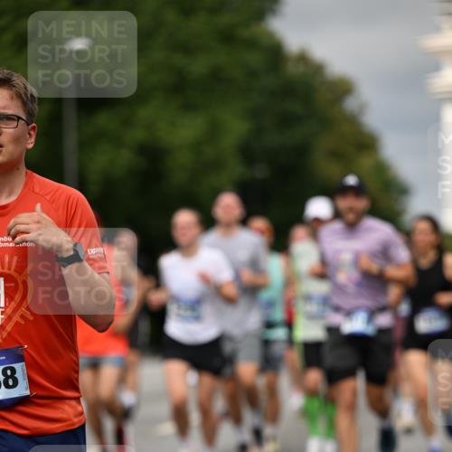 29.06.2025 - hella hamburg halbmarathon Dr. Thomas Lammeyer http://msf.ph/oto/8492926 29.06.2025 10:22:21 Kennedybrücke 1067, 1268, 1298, 1477, 1641, 1820, 1982, 2087, 2305, 2634, 3125, 3482, 3977, 4194, 4738, 4804, 5023, 5290, 5909, 6332, 7160, 7413, 7649, 7838, 7882, 7883, 8248, 9539, 9586, 9717, 9734, 9834, 9844, 10174, 10332, 10659, 10831, 10908, 10946, 11352 meine-sportfotos.de