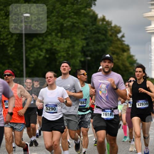 29.06.2025 - hella hamburg halbmarathon Dr. Thomas Lammeyer http://msf.ph/oto/8492943 29.06.2025 10:22:22 Kennedybrücke 1067, 1268, 1298, 1477, 1641, 1820, 1982, 2087, 2305, 2634, 3125, 3482, 3977, 4194, 4738, 4804, 5023, 5290, 5909, 6332, 7160, 7413, 7649, 7838, 7882, 7883, 8248, 8341, 9539, 9586, 9717, 9734, 9834, 9844, 10174, 10332, 10659, 10831, 10908, 10946, 11352 meine-sportfotos.de