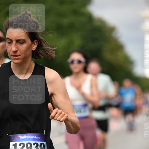 29.06.2025 - hella hamburg halbmarathon Dr. Thomas Lammeyer http://msf.ph/oto/8493280 29.06.2025 10:22:25 Kennedybrücke 1067, 1268, 1298, 1477, 1820, 1982, 2087, 2305, 2634, 2821, 3125, 3482, 4194, 4738, 5290, 5909, 6332, 7160, 7413, 7649, 7838, 7882, 7883, 8248, 8341, 9222, 9539, 9586, 9717, 9734, 9834, 9844, 10174, 10332, 10659, 10831, 10908, 10946, 11352 meine-sportfotos.de
