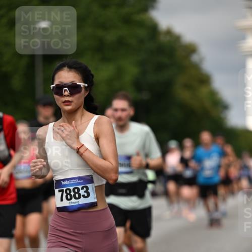 29.06.2025 - hella hamburg halbmarathon Dr. Thomas Lammeyer http://msf.ph/oto/8493330 29.06.2025 10:22:26 Kennedybrücke 1067, 1268, 1298, 1477, 1820, 1982, 2087, 2305, 2634, 2821, 3125, 3482, 4194, 4738, 5290, 5909, 6332, 7160, 7413, 7649, 7838, 7882, 7883, 8248, 8341, 9222, 9539, 9586, 9717, 9734, 9834, 9844, 10174, 10332, 10659, 10831, 10908, 10946, 11352 meine-sportfotos.de