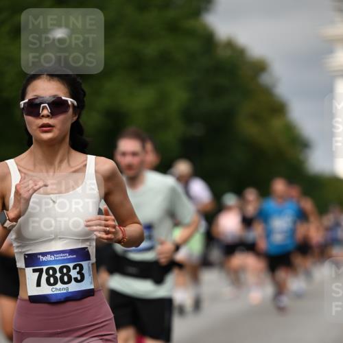 29.06.2025 - hella hamburg halbmarathon Dr. Thomas Lammeyer http://msf.ph/oto/8493338 29.06.2025 10:22:26 Kennedybrücke 1067, 1268, 1298, 1477, 1820, 1982, 2087, 2305, 2634, 2821, 3125, 3482, 4194, 4738, 5290, 5909, 6332, 7160, 7413, 7649, 7838, 7882, 7883, 8248, 8341, 9222, 9539, 9586, 9717, 9734, 9834, 9844, 10174, 10332, 10659, 10831, 10908, 10946, 11352 meine-sportfotos.de