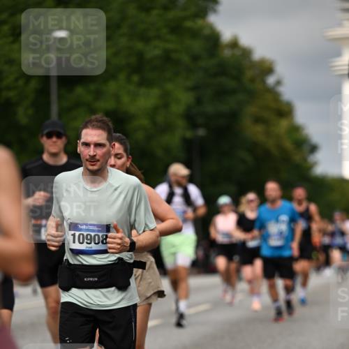 29.06.2025 - hella hamburg halbmarathon Dr. Thomas Lammeyer http://msf.ph/oto/8493347 29.06.2025 10:22:27 Kennedybrücke 1067, 1234, 1268, 1298, 1477, 1820, 2087, 2305, 2335, 2634, 2821, 3125, 3482, 4194, 4738, 5290, 5909, 6332, 7160, 7413, 7649, 7838, 7882, 7883, 8248, 8341, 9222, 9539, 9586, 9717, 9734, 9834, 9844, 10174, 10659, 10831, 10908, 10946, 11352 meine-sportfotos.de