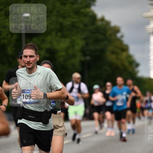 29.06.2025 - hella hamburg halbmarathon Dr. Thomas Lammeyer http://msf.ph/oto/8493352 29.06.2025 10:22:27 Kennedybrücke 1067, 1234, 1268, 1298, 1477, 1820, 2087, 2305, 2335, 2634, 2821, 3125, 3482, 4194, 4738, 5290, 5909, 6332, 7160, 7413, 7649, 7838, 7882, 7883, 8248, 8341, 9222, 9539, 9586, 9717, 9734, 9834, 9844, 10174, 10659, 10831, 10908, 10946, 11352 meine-sportfotos.de