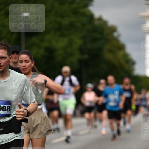 29.06.2025 - hella hamburg halbmarathon Dr. Thomas Lammeyer http://msf.ph/oto/8493368 29.06.2025 10:22:27 Kennedybrücke 1067, 1234, 1268, 1298, 1477, 1820, 2087, 2305, 2335, 2634, 2821, 3125, 3482, 4194, 4738, 5290, 5909, 6332, 7160, 7413, 7649, 7838, 7882, 7883, 8248, 8341, 9222, 9539, 9586, 9717, 9734, 9834, 9844, 10174, 10659, 10831, 10908, 10946, 11352 meine-sportfotos.de