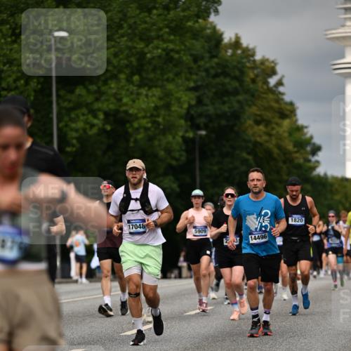 29.06.2025 - hella hamburg halbmarathon Dr. Thomas Lammeyer http://msf.ph/oto/8493383 29.06.2025 10:22:28 Kennedybrücke 1067, 1234, 1268, 1298, 1477, 1820, 2087, 2305, 2335, 2634, 2821, 3125, 3482, 4123, 4194, 4738, 5290, 5909, 6332, 7160, 7413, 7445, 7649, 7838, 7882, 7883, 8067, 8248, 8341, 9222, 9586, 9717, 9734, 9834, 9844, 10174, 10659, 10908, 10946, 11352 meine-sportfotos.de